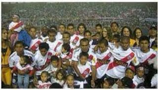 Camiseta Deportivo Municipal de Perú