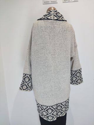 Chaqueta de punto larga mujer beige y negro