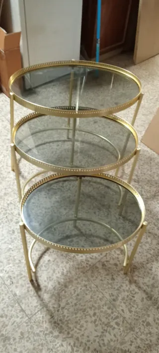 Conjunto 2 Mesitas Cristal y Metal Dorado