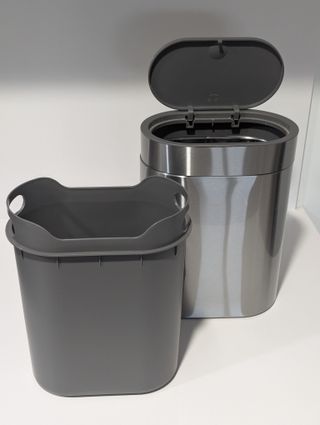 Cubo Basura Baño Pedal Negro y Plata