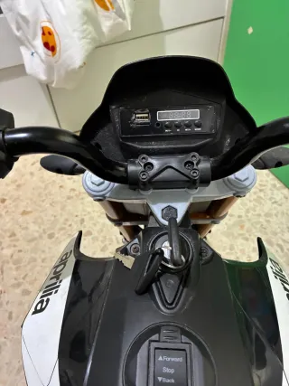 Moto Eléctrica Infantil Aprilia Dorsoduro 900