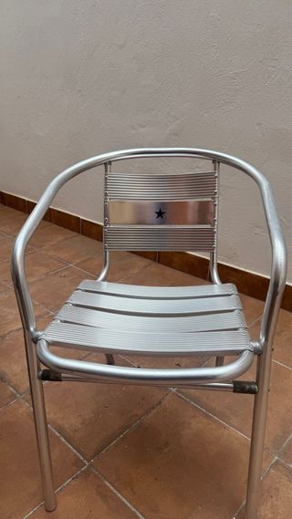 Mesa redonda y 4 sillas de exterior