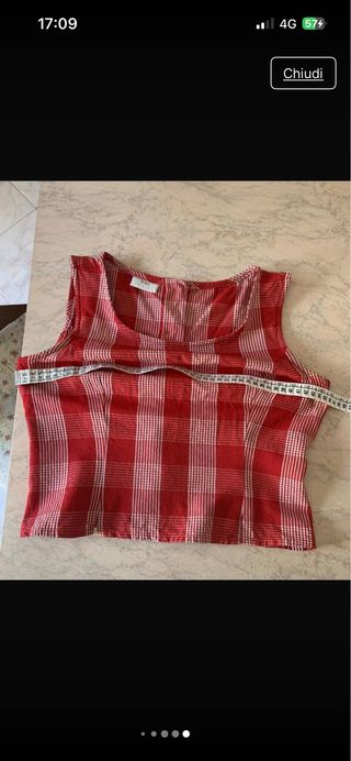 Top smanicato a quadri rossi-bianchi lino Sisley