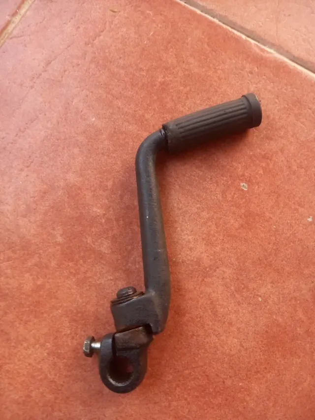 Pata de arranque Derbi EU2