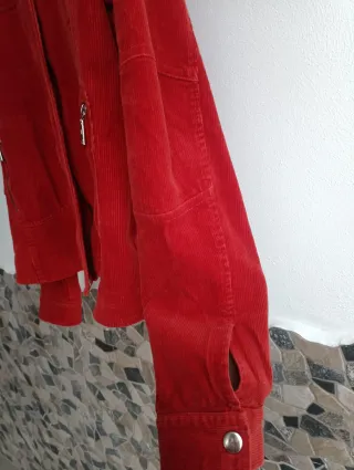 Chaqueta de pana roja