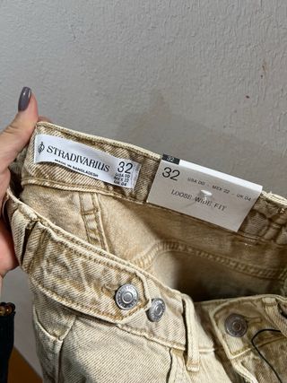 Pantalón ancho Stradivarius beige
