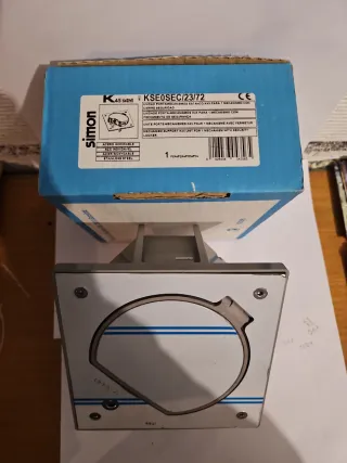 Caja empotrar Simon.