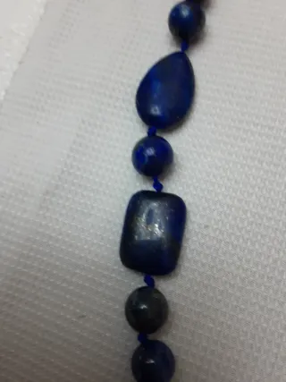 Collar de lapislázuli.