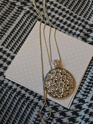 Colgante redondo con cadena