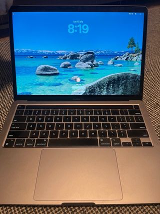 MacBook Pro M2 16GB 2022 Plata