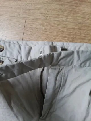 Pantalón de pinzas beige