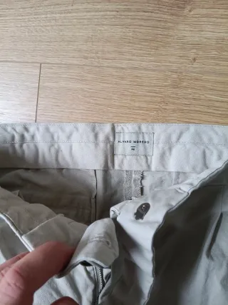 Pantalón de pinzas beige