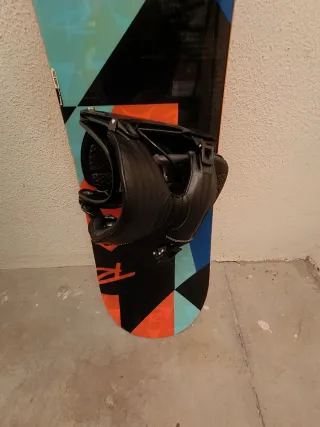 Tabla y fijaciones de snowboard