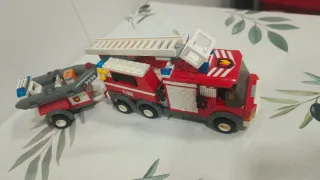 Lego City 7239 Camión Bomberos y Barca de rescate.