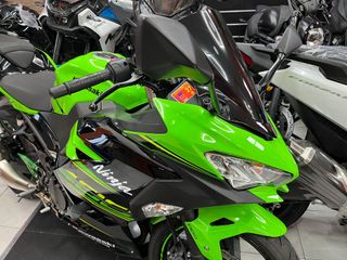 Kawasaki Ninja 400 Verde y Negra