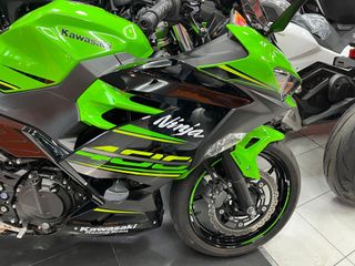 Kawasaki Ninja 400 Verde y Negra