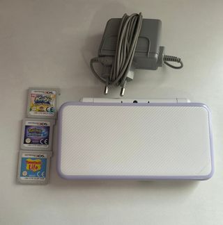 Nintendo 2DS XL Lavanda, tres tarjetas de juego
