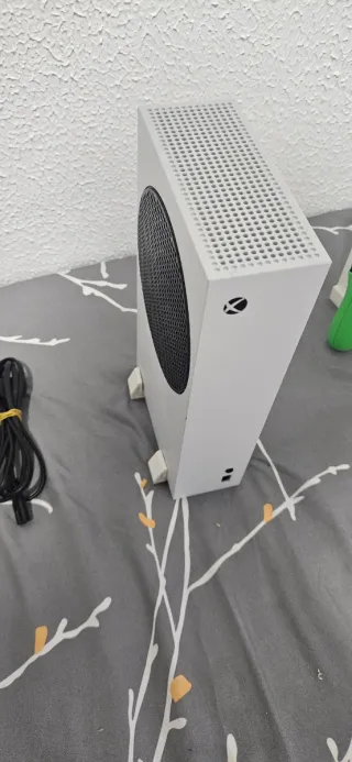 Xbox Series S 512GB. Más mando originial verde.