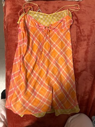 Vestido de tirantes a cuadros rosa y naranja