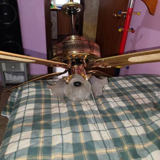 VENTILADOR DE TECHO CON 4 TULIPANES CON LUCES