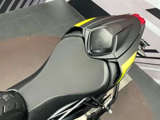 Triumph Street Triple RS Negra