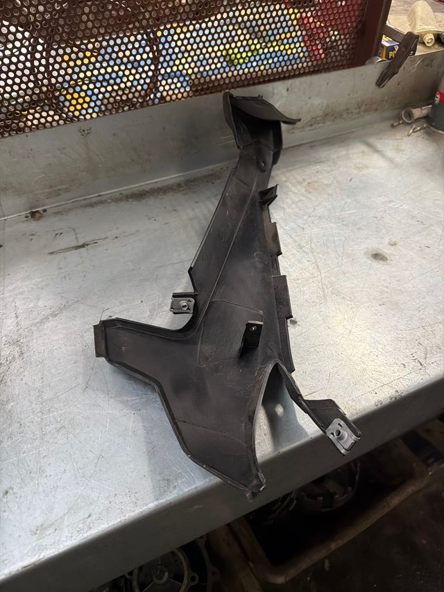 Tapa salpicadero Aprilia RS 125 2022 Derecha