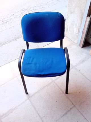 Sillas de oficina apilables azules