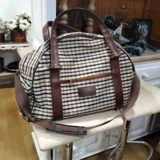 Bolso de viaje a cuadros marrón y beige