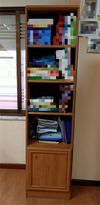 Estantería de madera