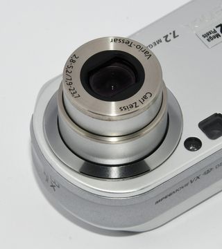 Cámara Sony Cyber-shot DSC-P200 7.2 MP