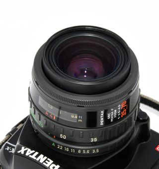 Cámara Pentax K-X + Lente SMC 35-70