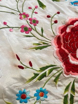 Mantón de Manila bordado a mano