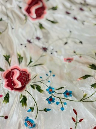 Mantón de Manila bordado a mano