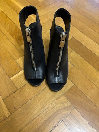 Sandalias Nine West cremallera negras