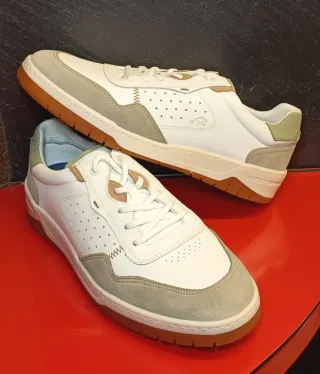 Deportivas Fluchos Beige y Blancas