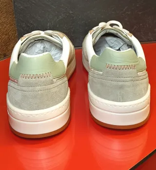 Deportivas Fluchos Beige y Blancas