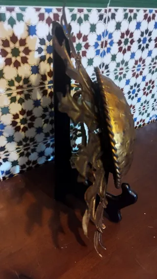 Applique solare vintage in metallo dorato