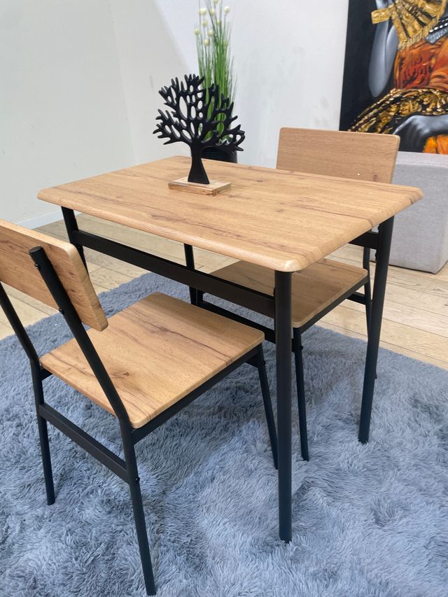 Conjunto de mesa con 2 sillas
