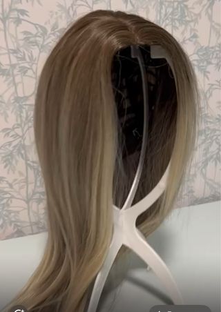 Espectacular Peluca castaña y rubia media melena