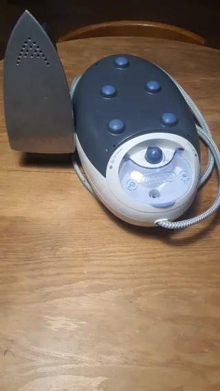 Centro stiro DeLonghi 2200W