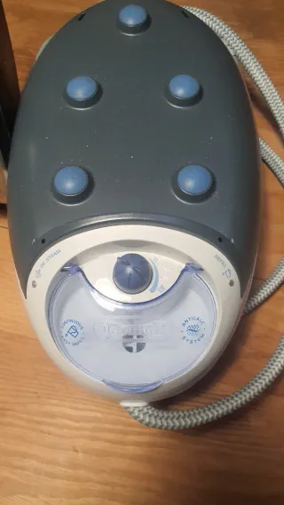 Centro stiro DeLonghi 2200W