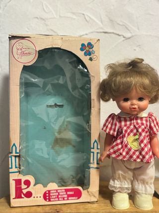 Muñeca Kika de Famosa en caja