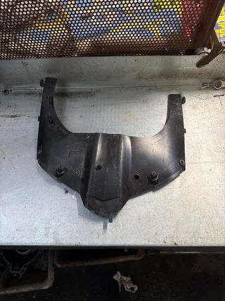 Tapa bajo faro Aprilia RS 125 2022