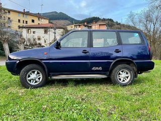 Nissan Terrano II 1995