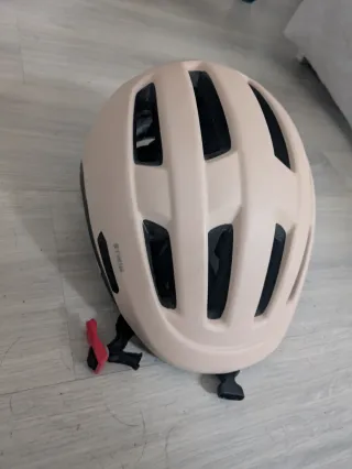 Casco para patinete eléctrico con luces