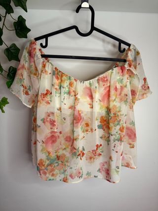 Lote Ropa Talla XS: Vestidos y Blusas