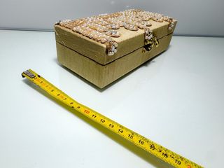 Joyero nuevo sin usar dorado