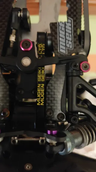 Mugen MTX5 EP200 Brushless