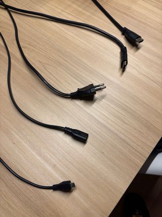 PS4 Slim Negra - Sin Mando