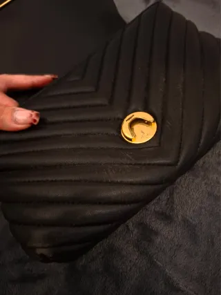 Borsa Pinko usata nera con dettagli oro